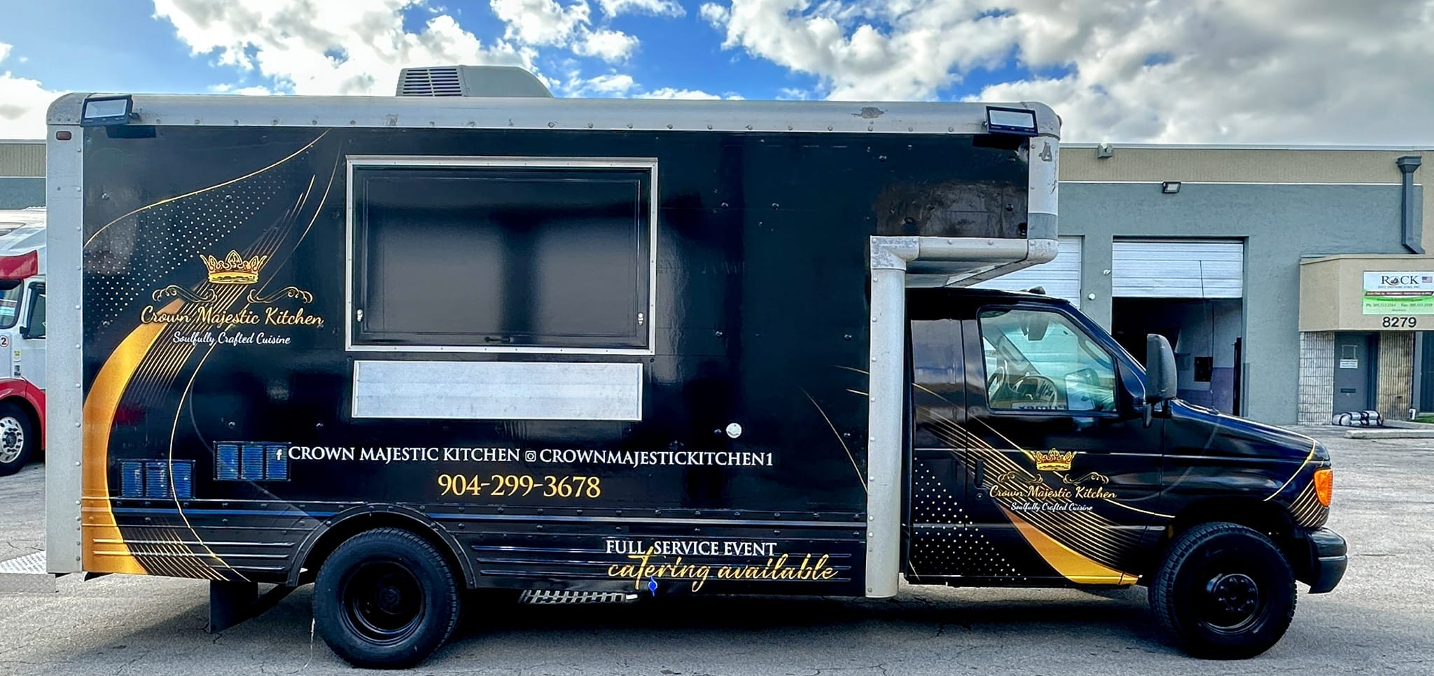 Crown Majestic Kitchen Food Truck